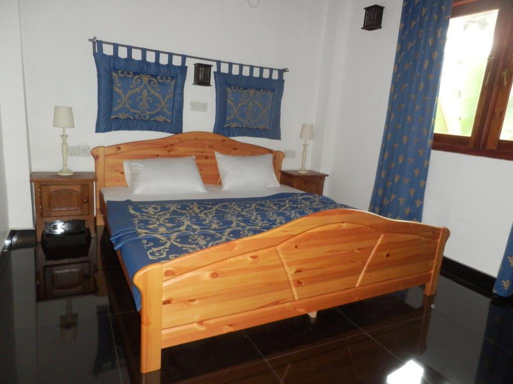 Ronny Cottage Negombo Phòng bức ảnh
