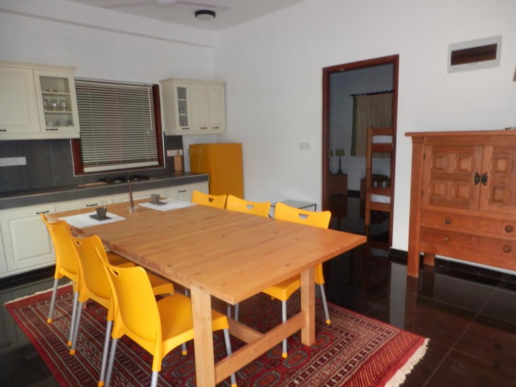 Ronny Cottage Negombo Phòng bức ảnh