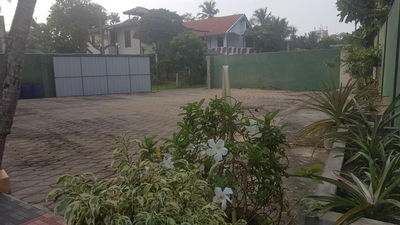 Ronny Cottage Negombo Ngoại thất bức ảnh